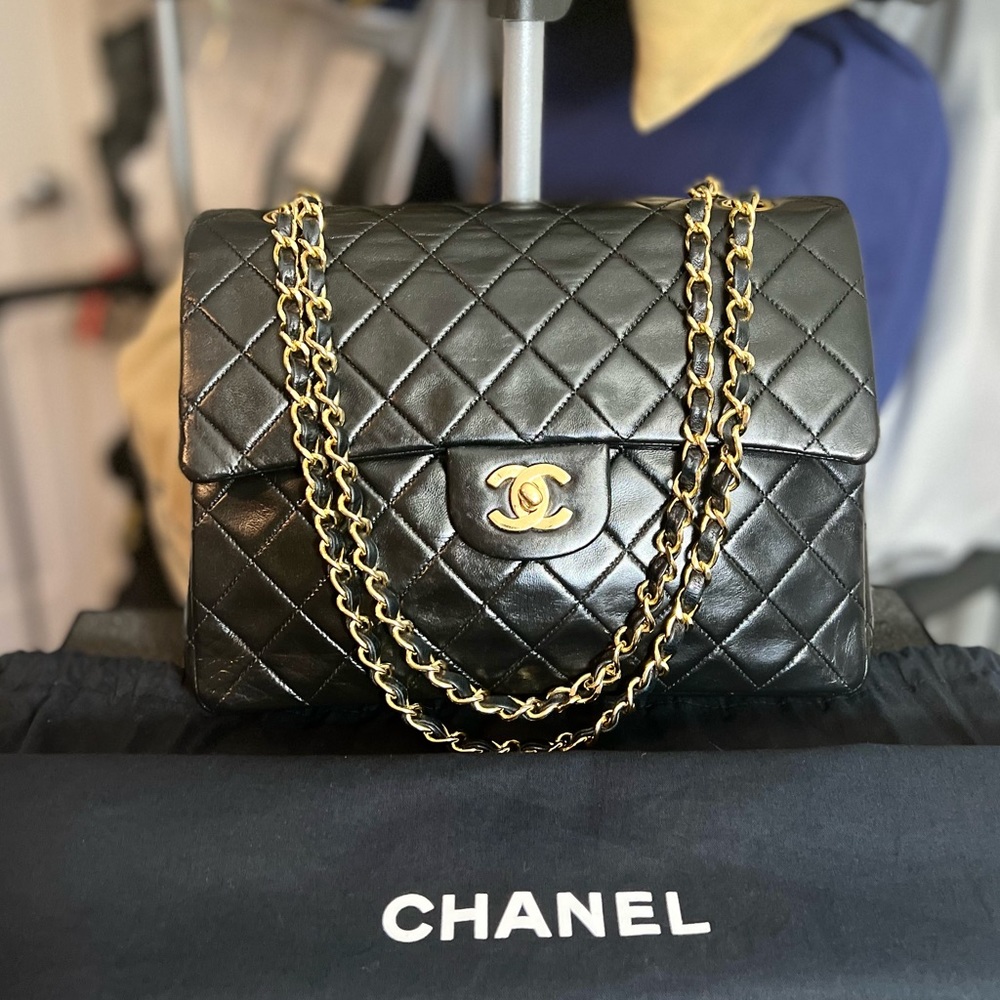 SOLD IN OTHER PLATFORMCHANEL DOUBLE FLAP QUILTED LAMBSKIN MEDIUM CLASSIC 24K GP